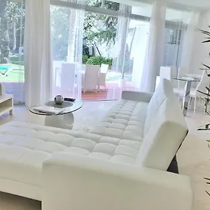 Vivaldi Boutique Jardines Del Mar Apartment Marbella